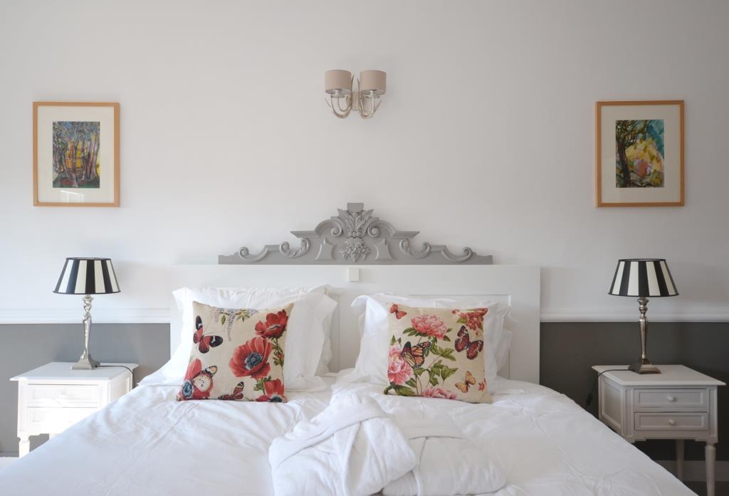 Boulevard-Brown-room-1-LR