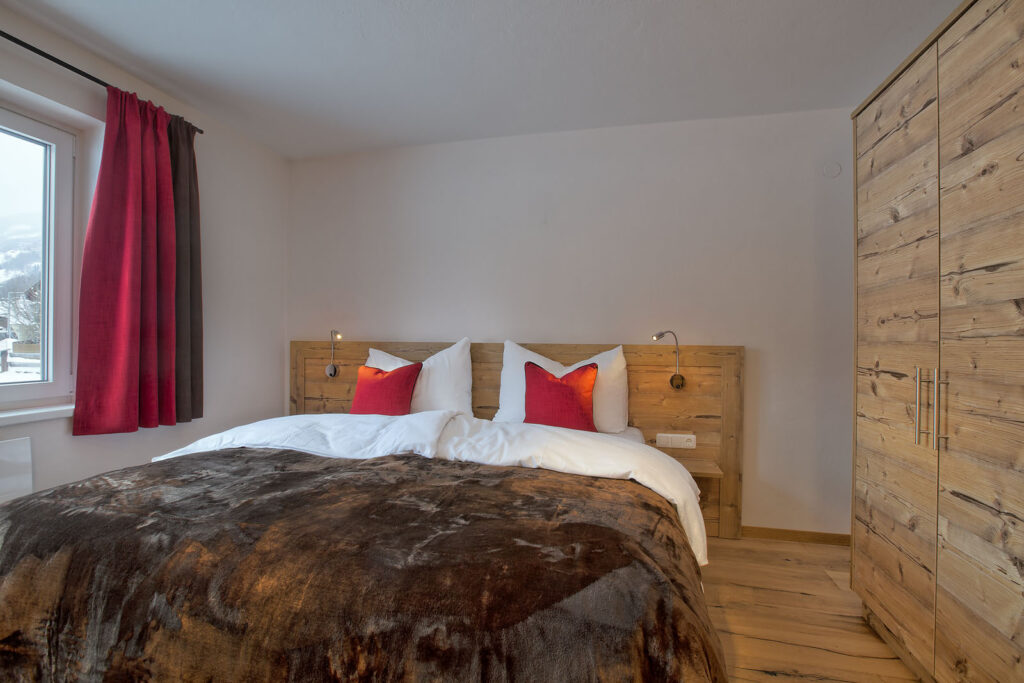 9.-Chalet-Dorfkristall-Bramberg-Zimmer-1-b-1