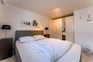 chalet-gestrand-interieur-tuinhuis-wasmachine-droger
